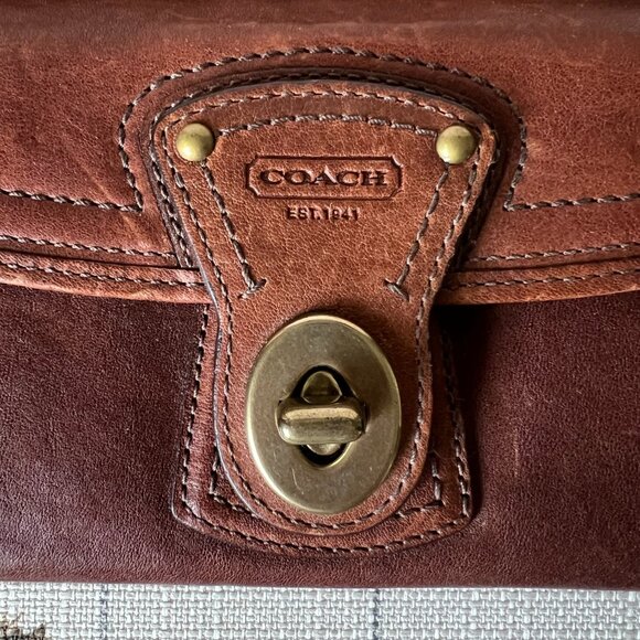*RARE* COACH Legacy Leather Turnlock Trifold Wallet NWOT - Picture 6 of 6